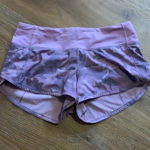 Lulu lemon speed up shorts size 4